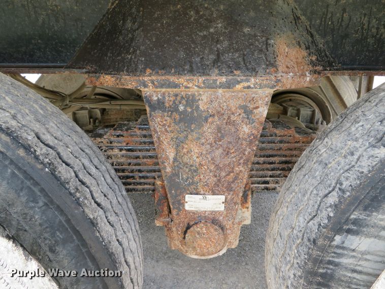 image for item DE8227 2005 Bibeaut Schien 27SD end dump trailer