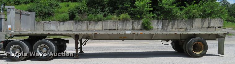 image for item DE8229 1979 Ravens 54228 flatbed trailer