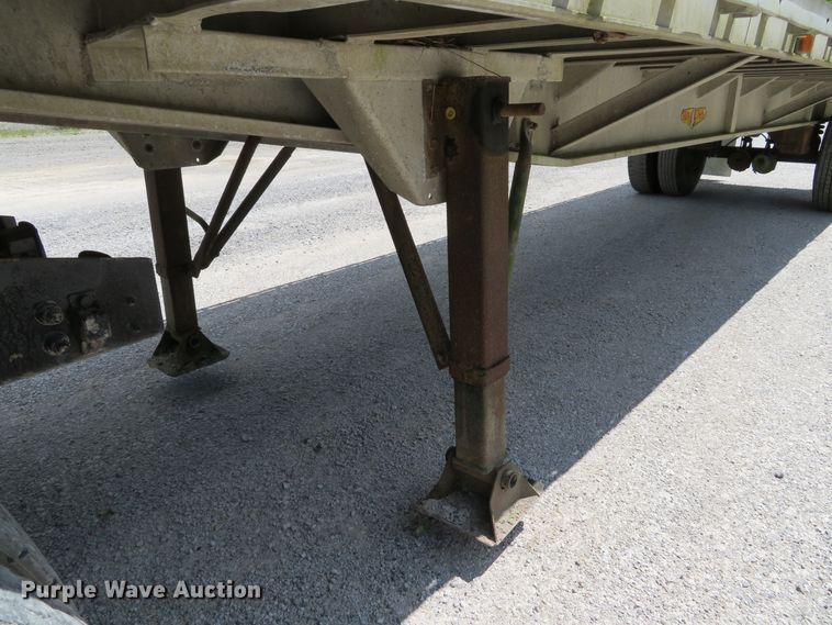 image for item DE8229 1979 Ravens 54228 flatbed trailer