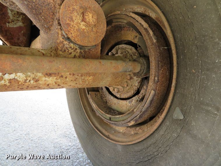 image for item DE8229 1979 Ravens 54228 flatbed trailer