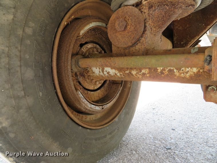 image for item DE8229 1979 Ravens 54228 flatbed trailer