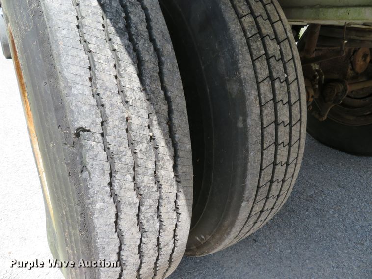 image for item DE8229 1979 Ravens 54228 flatbed trailer