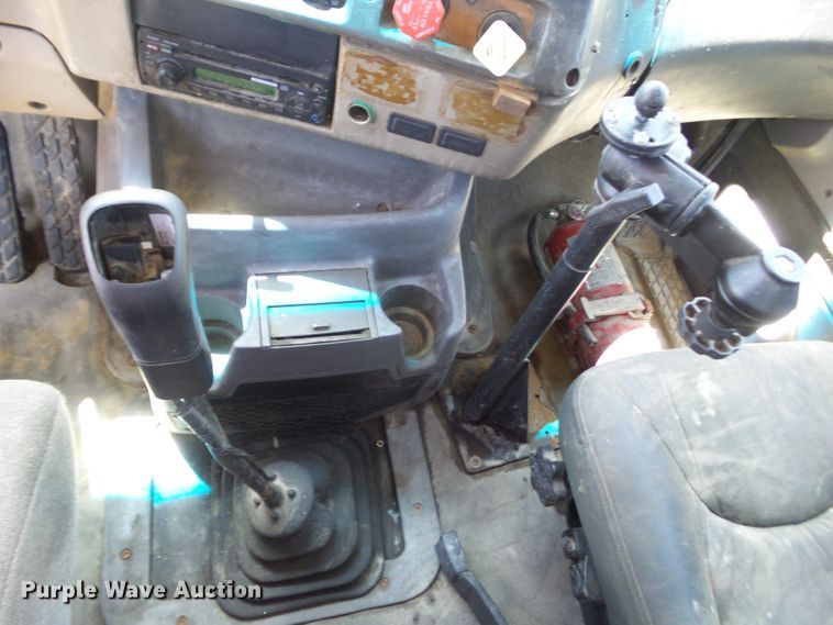 image for item DF0781 2001 Sterling A9500 semi truck