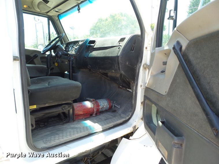 image for item DF0781 2001 Sterling A9500 semi truck