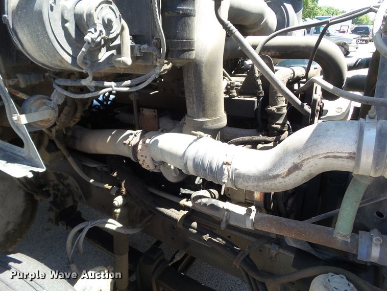 image for item DF0781 2001 Sterling A9500 semi truck