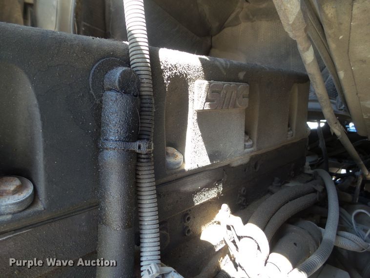 image for item DF0781 2001 Sterling A9500 semi truck