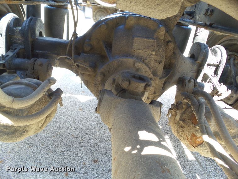 image for item DF0781 2001 Sterling A9500 semi truck