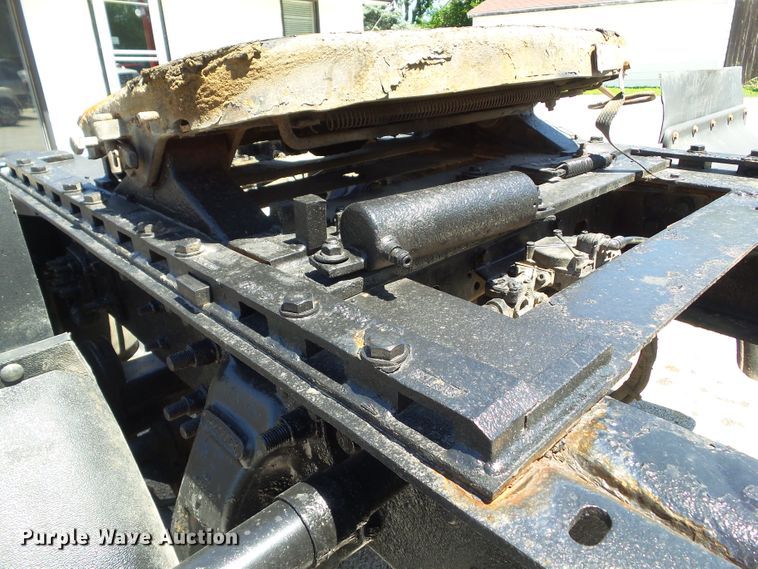 image for item DF0781 2001 Sterling A9500 semi truck