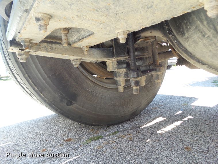 image for item DF0781 2001 Sterling A9500 semi truck