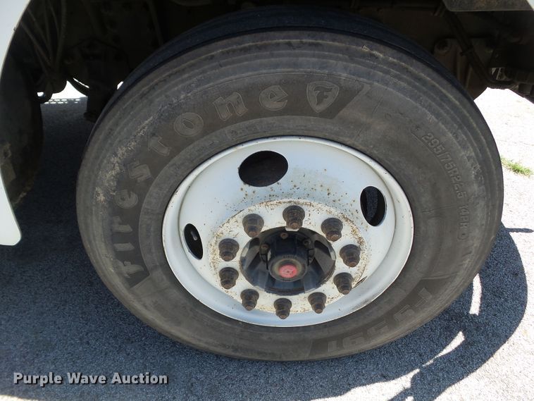 image for item DF0781 2001 Sterling A9500 semi truck