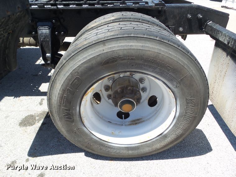 image for item DF0781 2001 Sterling A9500 semi truck