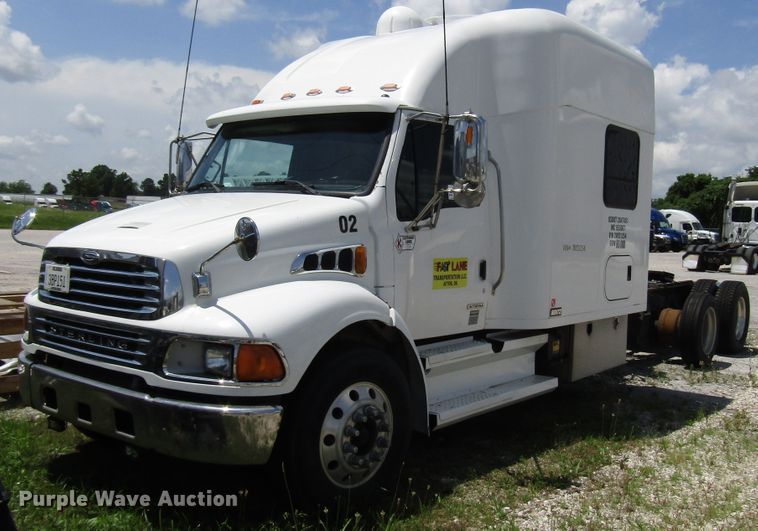 image for item DG1306 2007 Sterling Acterra semi truck