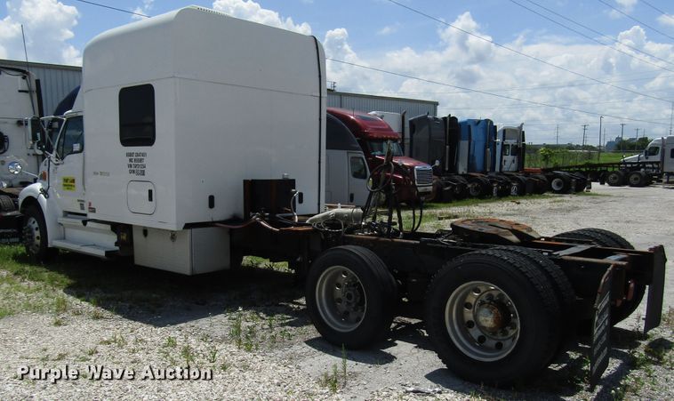 image for item DG1306 2007 Sterling Acterra semi truck