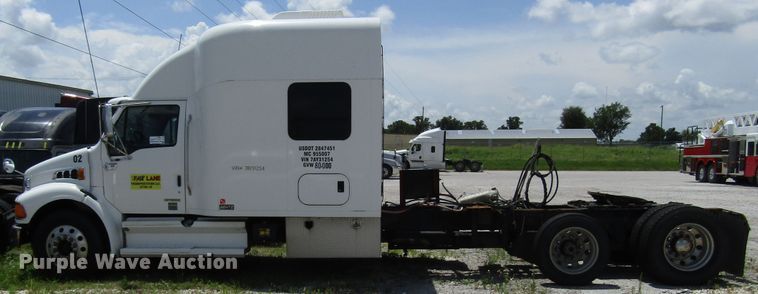 image for item DG1306 2007 Sterling Acterra semi truck