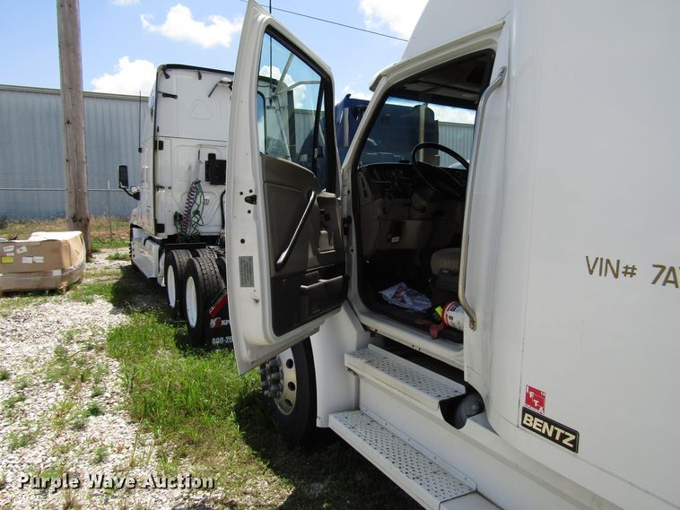 image for item DG1306 2007 Sterling Acterra semi truck