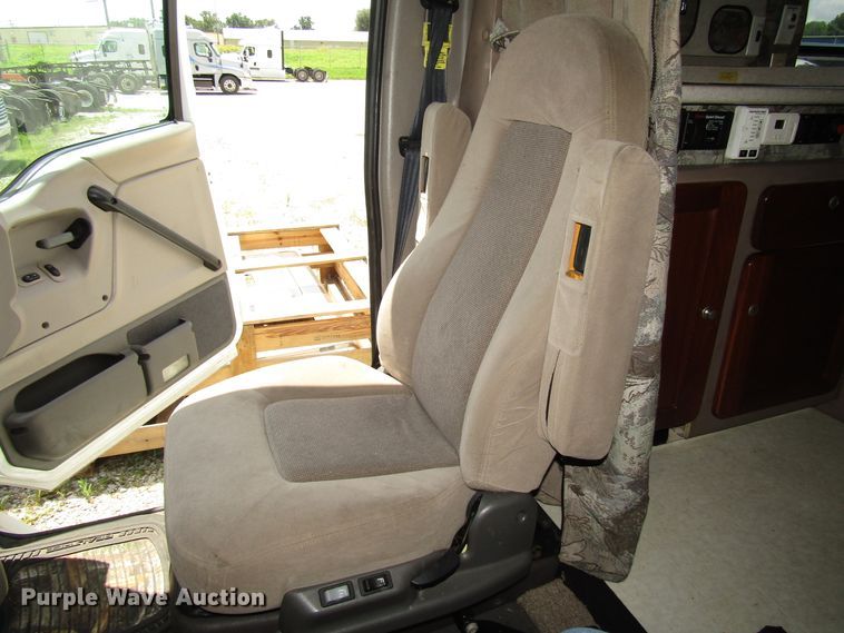 image for item DG1306 2007 Sterling Acterra semi truck