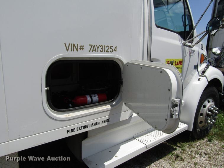 image for item DG1306 2007 Sterling Acterra semi truck