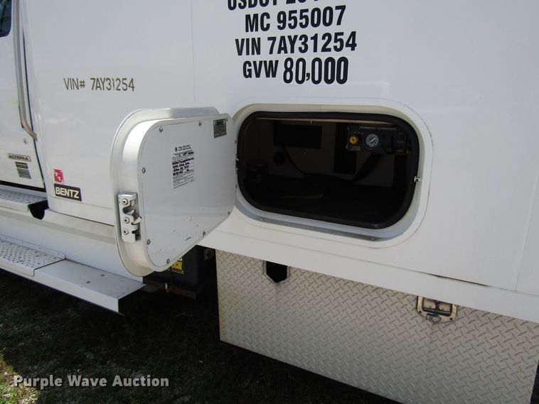 image for item DG1306 2007 Sterling Acterra semi truck