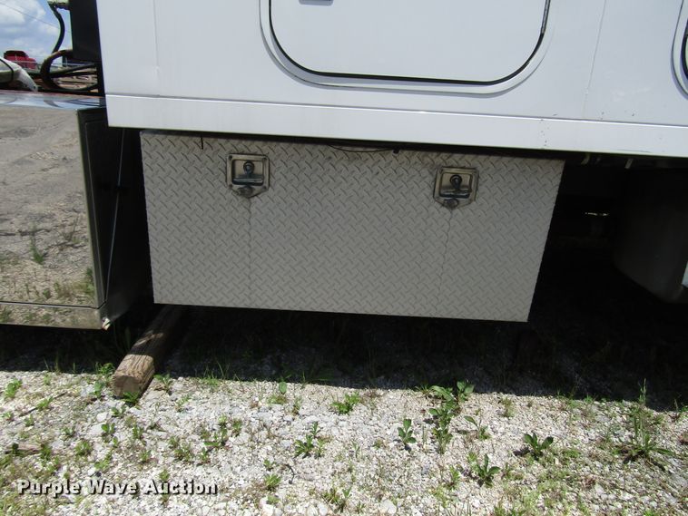 image for item DG1306 2007 Sterling Acterra semi truck