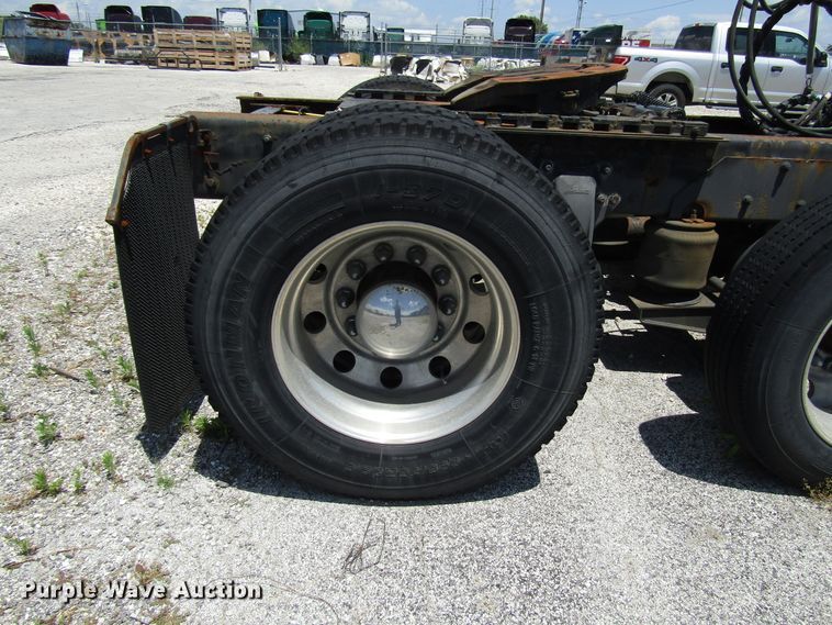 image for item DG1306 2007 Sterling Acterra semi truck