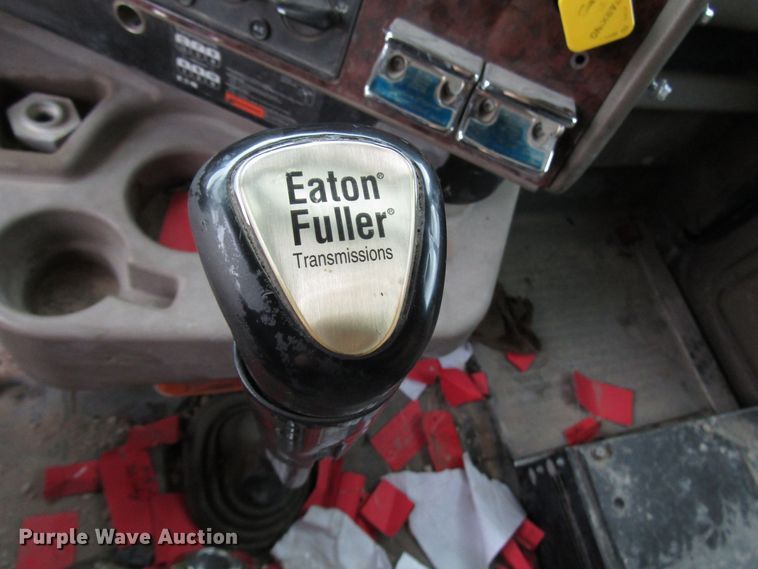 image for item DG1364 2006 International 9400i semi truck