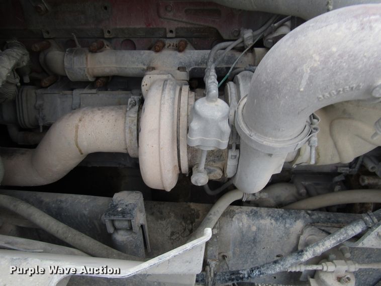 image for item DG1364 2006 International 9400i semi truck