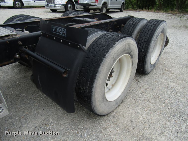 image for item DG1364 2006 International 9400i semi truck