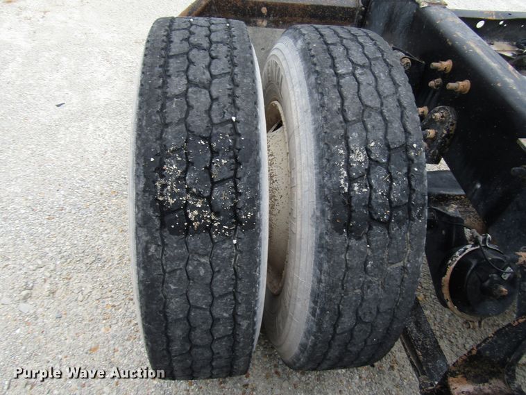 image for item DG1364 2006 International 9400i semi truck