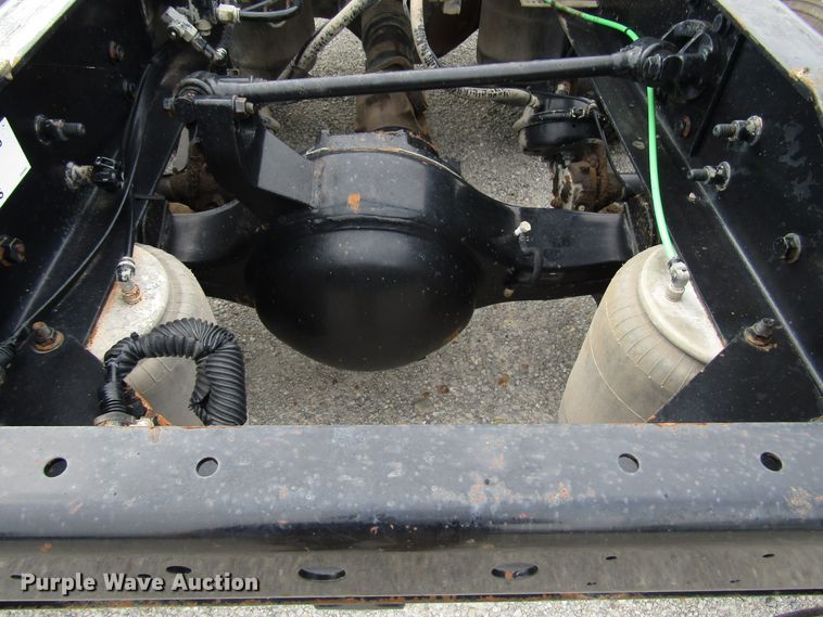 image for item DG1365 2007 International 9400i semi truck