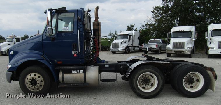 image for item DG1366 2010 International 8600 semi truck