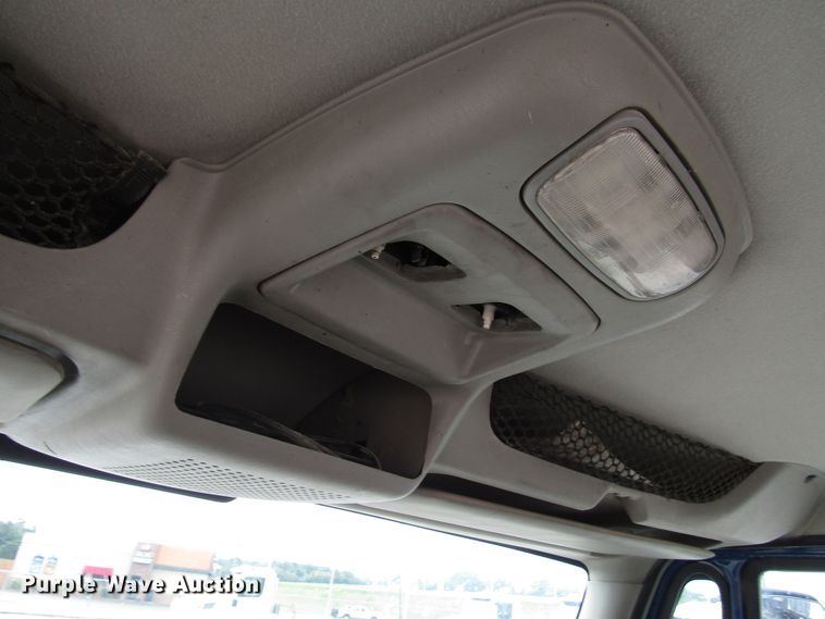 image for item DG1366 2010 International 8600 semi truck