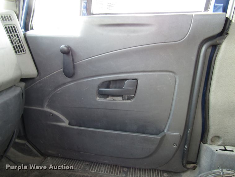 image for item DG1367 2010 International 8600 semi truck