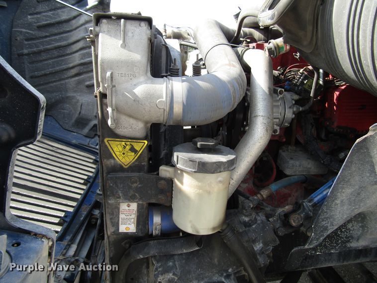 image for item DG1367 2010 International 8600 semi truck