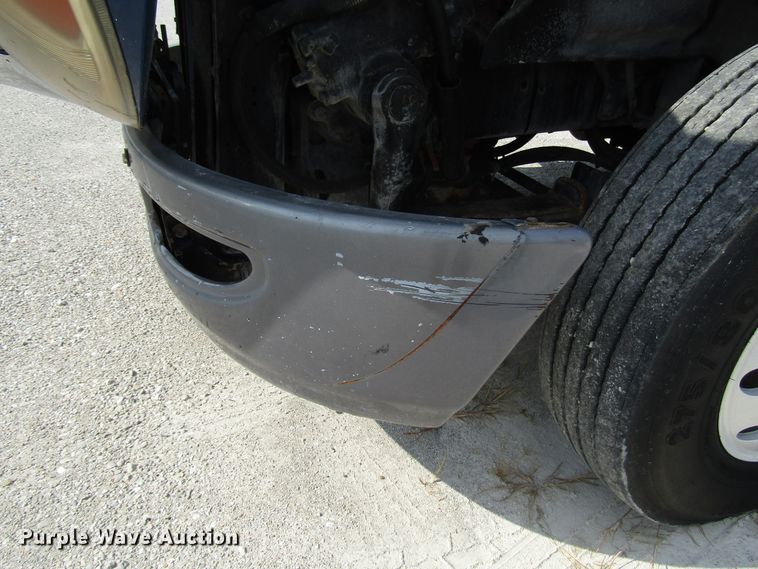 image for item DG1367 2010 International 8600 semi truck