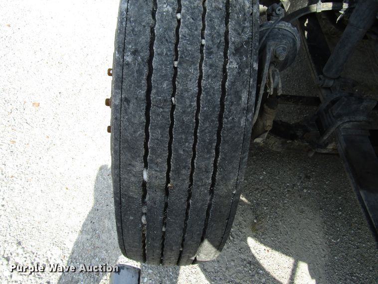 image for item DG1367 2010 International 8600 semi truck