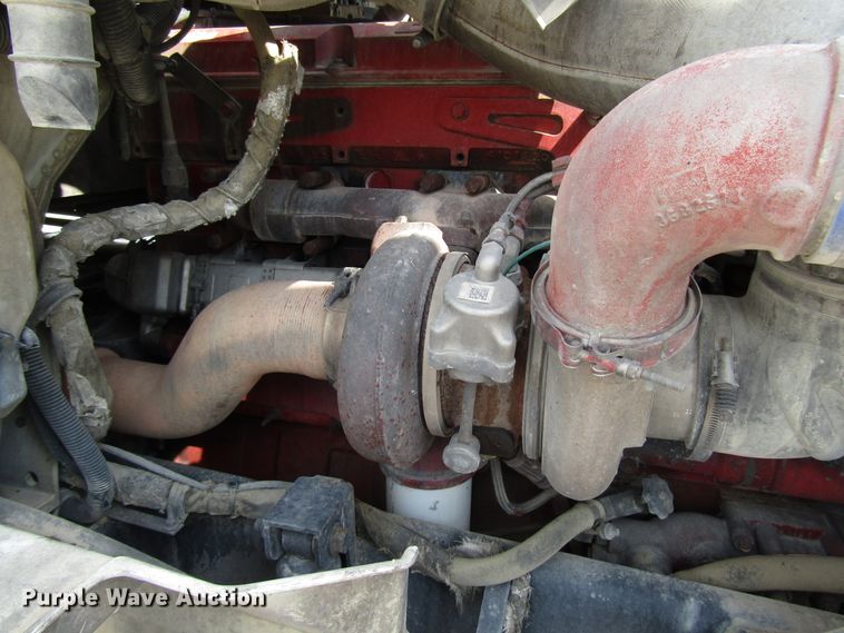 image for item DG1368 2007 International 9400i semi truck