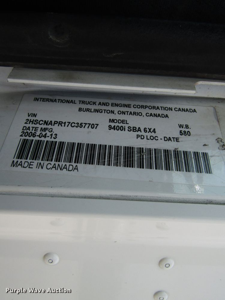 image for item DG1368 2007 International 9400i semi truck