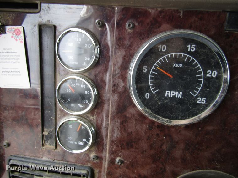 image for item DG1369 2007 International 9400i semi truck