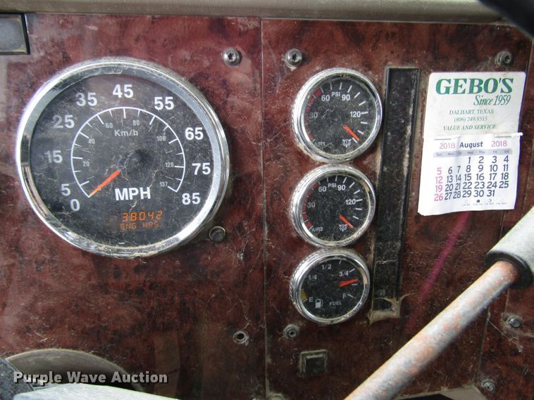 image for item DG1369 2007 International 9400i semi truck