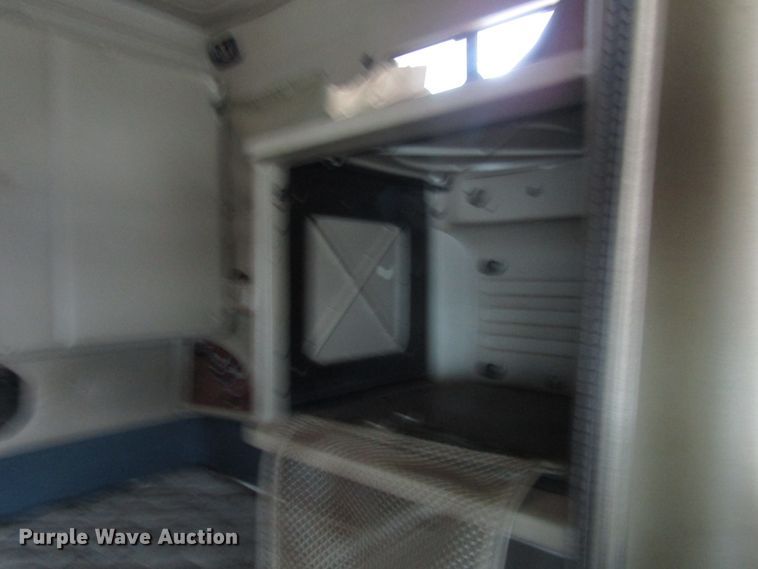 image for item DG1369 2007 International 9400i semi truck