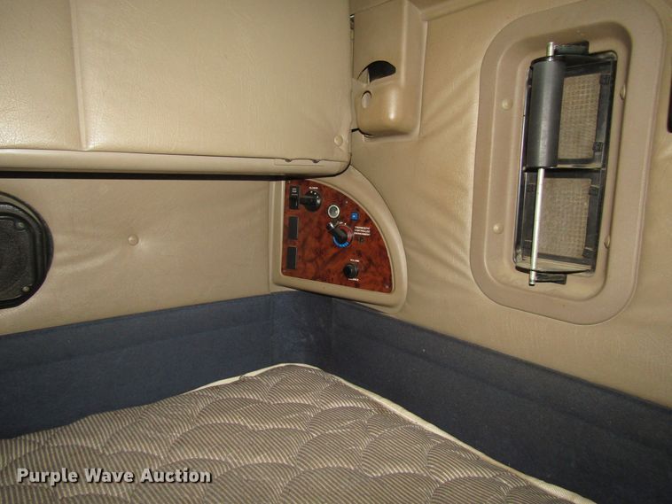 image for item DG1369 2007 International 9400i semi truck