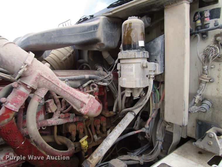 image for item DG1369 2007 International 9400i semi truck