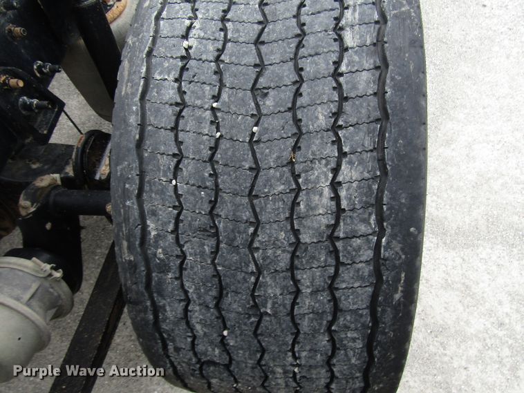 image for item DG1369 2007 International 9400i semi truck