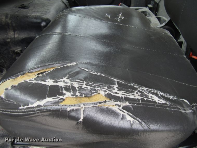 image for item DG1370 2010 International 8600 semi truck