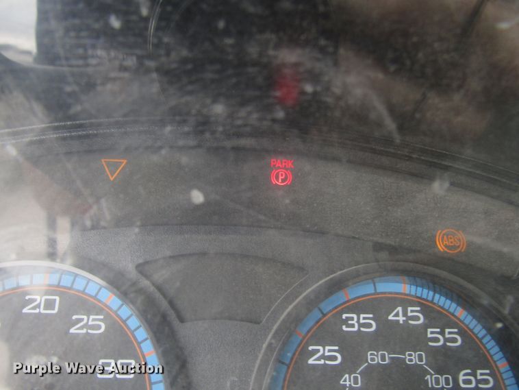 image for item DG1370 2010 International 8600 semi truck