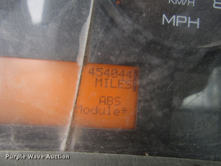 image for item DG1370 2010 International 8600 semi truck