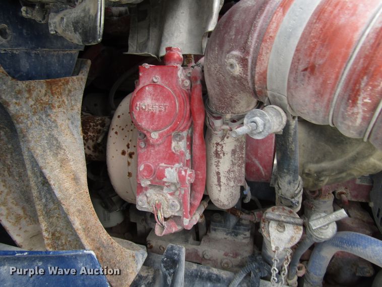 image for item DG1370 2010 International 8600 semi truck