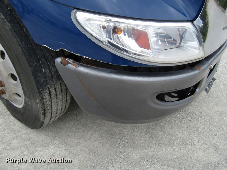 image for item DG1370 2010 International 8600 semi truck