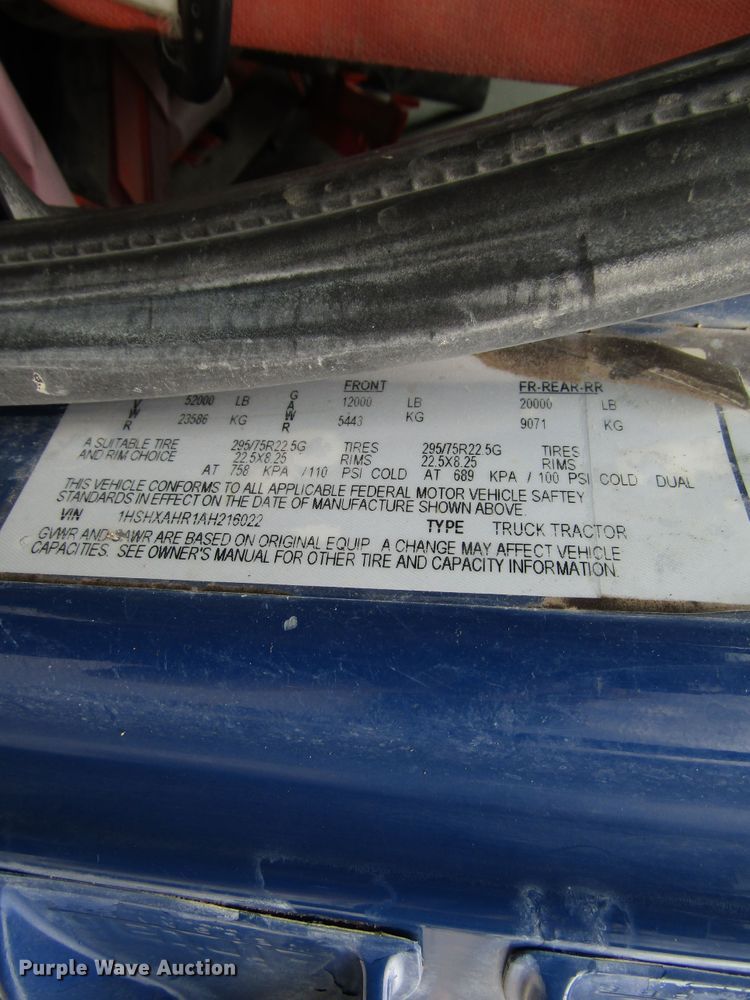 image for item DG1370 2010 International 8600 semi truck