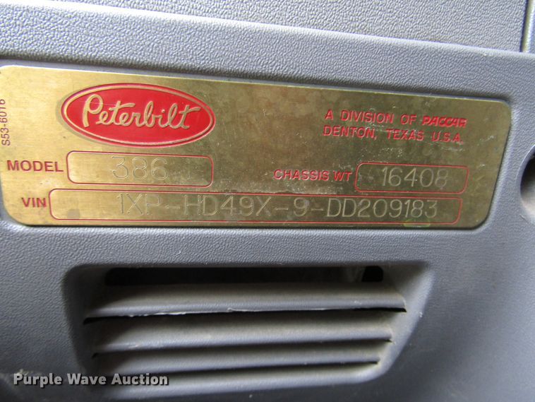 image for item DG1371 2013 Peterbilt 386 semi truck